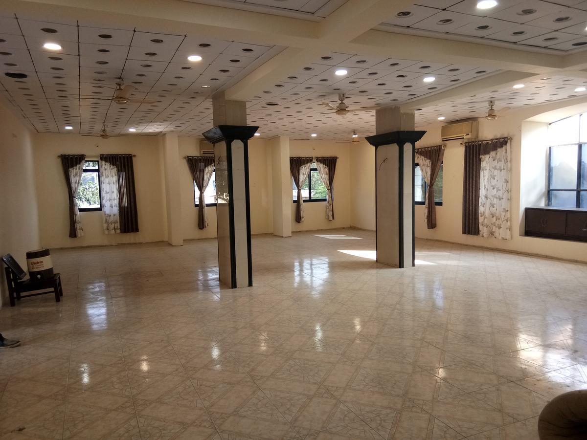 Grand Galaxy Hotel Krishna นาชิก ภายนอก รูปภาพ
