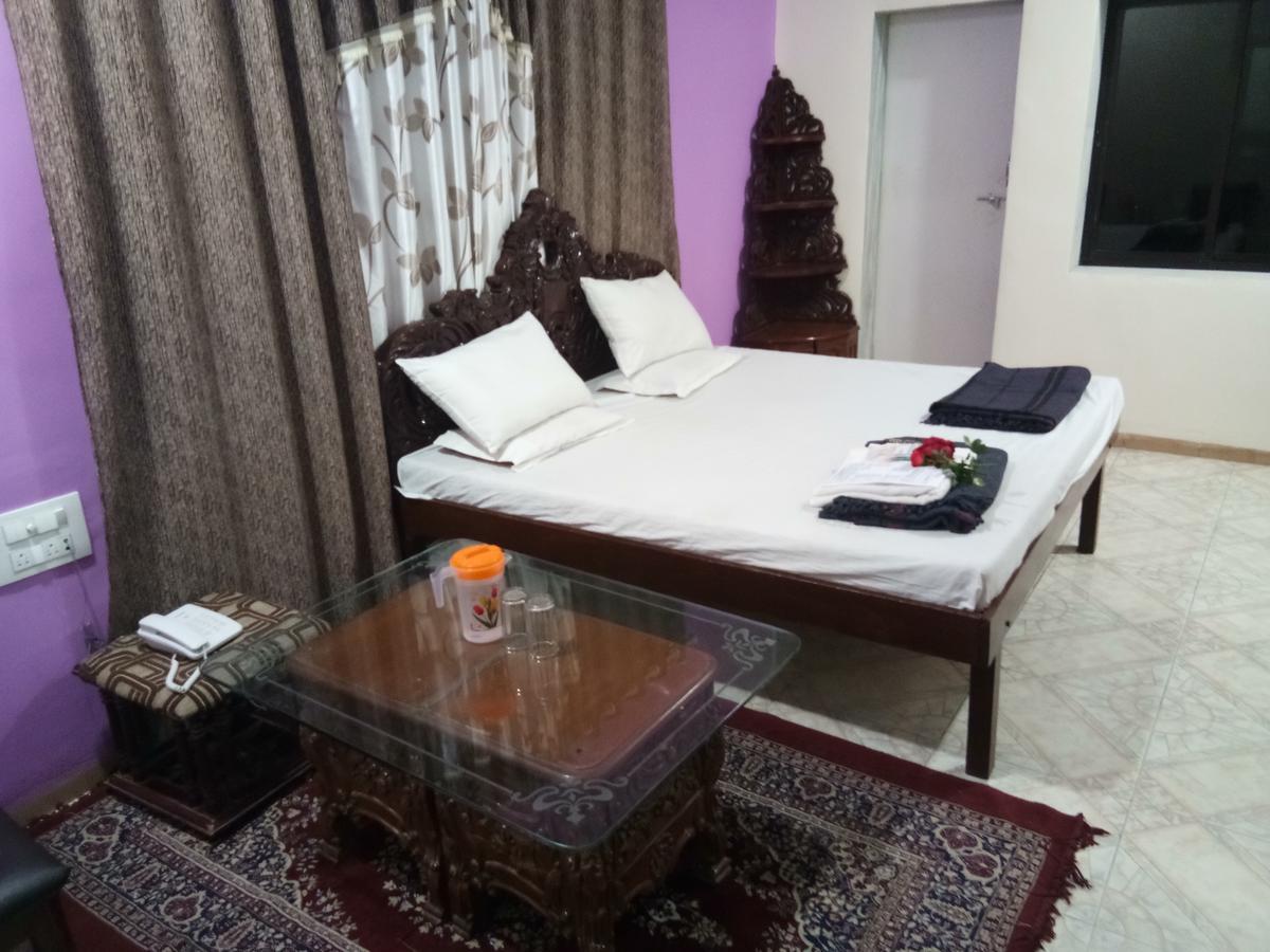 Grand Galaxy Hotel Krishna นาชิก ภายนอก รูปภาพ