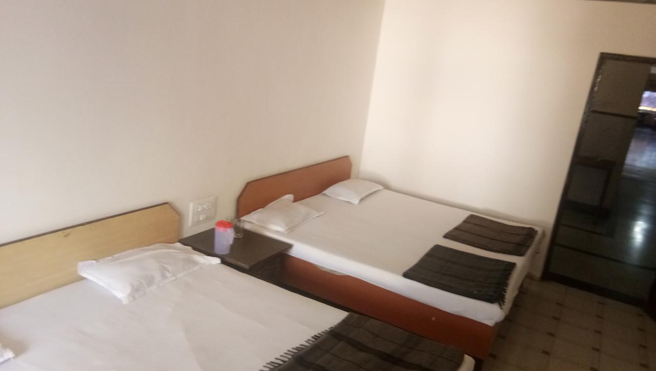Grand Galaxy Hotel Krishna นาชิก ภายนอก รูปภาพ