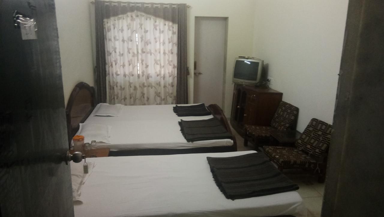 Grand Galaxy Hotel Krishna นาชิก ภายนอก รูปภาพ
