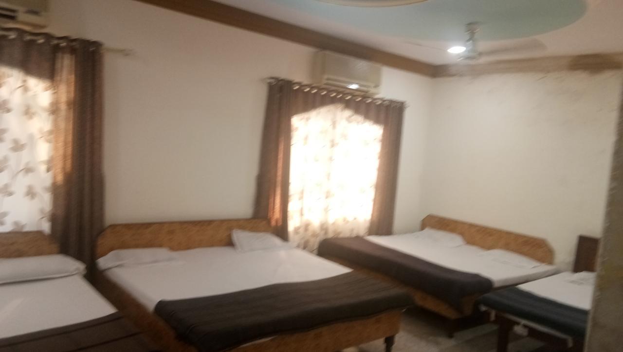 Grand Galaxy Hotel Krishna นาชิก ภายนอก รูปภาพ