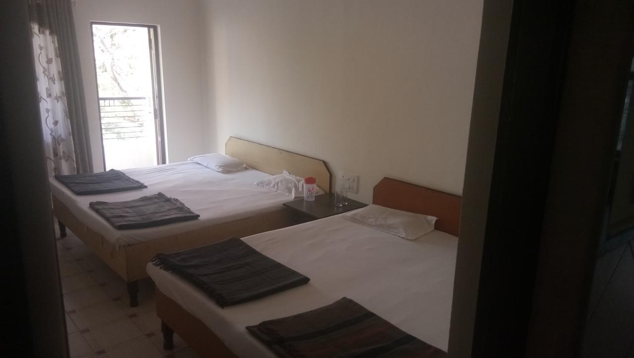 Grand Galaxy Hotel Krishna นาชิก ภายนอก รูปภาพ
